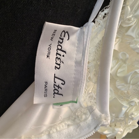 Elegant White Ruffled Dress - Picture 5 of 12